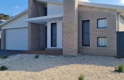 Bermagui House | Executive Luxury Home - 54 Songlark Street