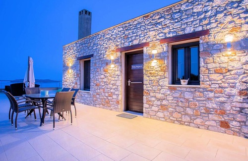 Vassilias Villa | Executive Skiathos Villa | 3 Bedrooms |.