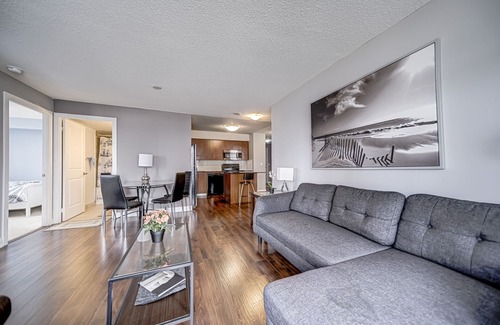 Downtown Mississauga Apartment | Executive Stay Suites Next to Square One Mall