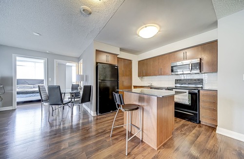 Downtown Mississauga Apartment | Executive Stay Suites Next to Square One Mall