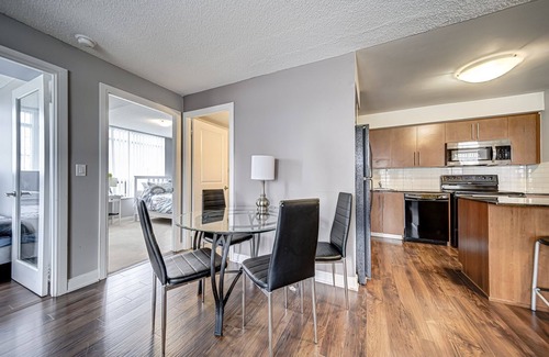 Downtown Mississauga Apartment | Executive Stay Suites Next to Square One Mall