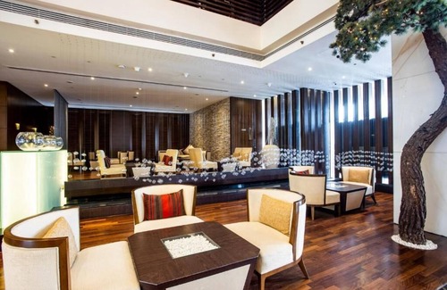 Al Muraqqabat House | Executive Suite Room Near Boracay Night Club