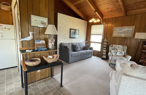 Hatteras Cottage | Exhale is Pet Friendly and close to Teach's Lair Marina and at the southern end of Hatteras Village!
