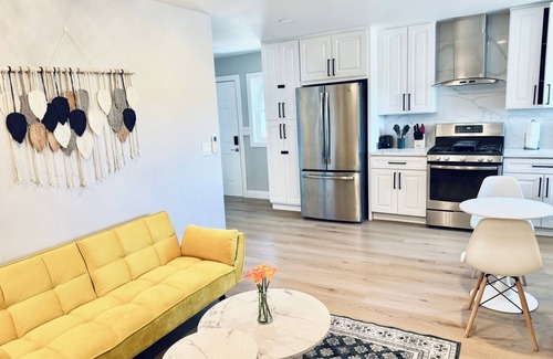 Mount Helix House | Exotic home Rogers by sdstay