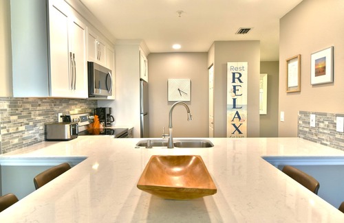 Holmes Beach Condo | Expansive Views, Walk to Beach and Grocer, Anna Maria Island Vacation Rental