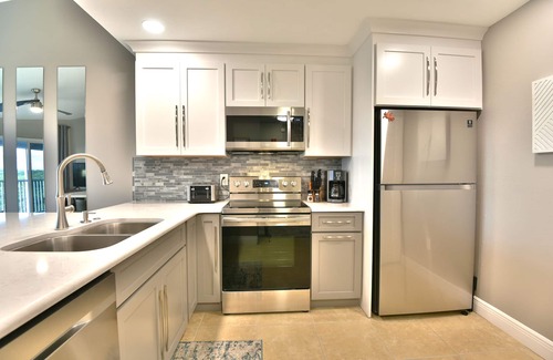 Holmes Beach Condo | Expansive Views, Walk to Beach and Grocer, Anna Maria Island Vacation Rental
