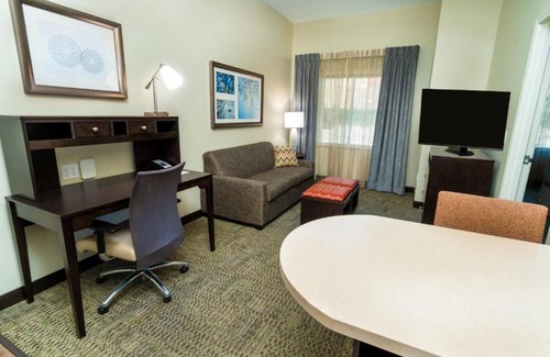 Newark House | Experience a warm and welcoming place !