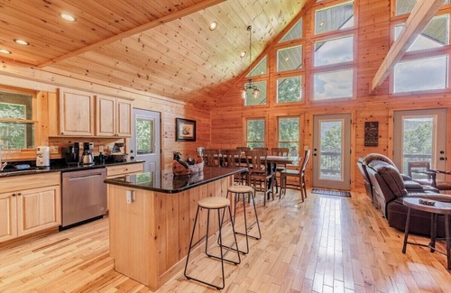 Bryson City Cabin | Experience breathtaking mountain views at Changes in Altitude!