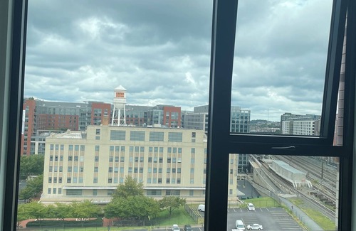 NoMa Apartment | Experience DC, while being a cozy walk to the heart of NOMA-North Capitol Hill