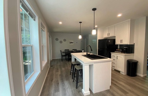 Lake Michigan Beach House | Experience Fall in Michigan! Close to Wineries, Apple Orchards, & Quaint Towns!