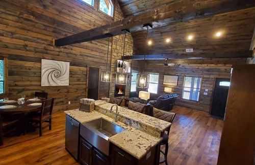 Broken Bow Cabin | Experience luxury, excitement, and romance in this cabin with a hot tub. ππ₯