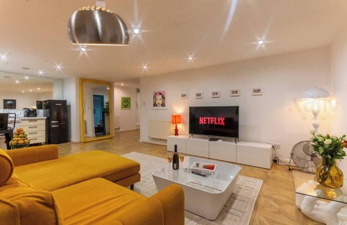 Margate Apartment | Experience Margate’s charm in this lovingly restored Grade II Listed chapel - Old Town by ADLIV