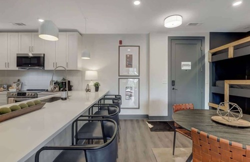 Rutledge Hill Condo | Experience modern luxury in Nashville - 6 Min to Broadway