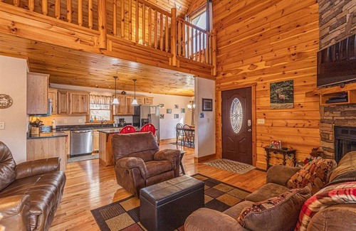Bryson City Cabin | Experience mountain serenity at Elk Crossing