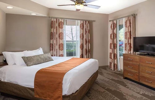 Pennington Bend Resort | Experience Music City in Style at Wyndham Nashville – 1 Bedroom Deluxe