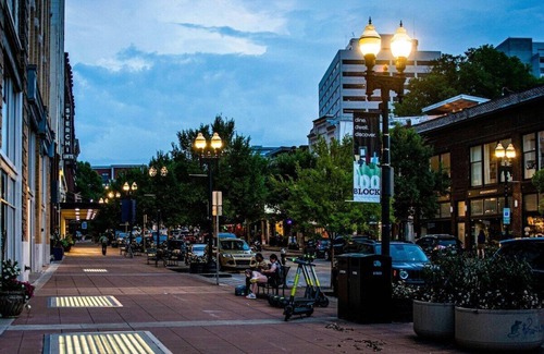 Downtown Knoxville Apartment | Experience Music Magic: The Loft Getaway!