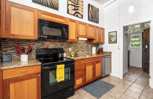 Kahaluu Bay House | Experience Paradise At Our Modern Hawaiian Cottage With Ocean Across The Street