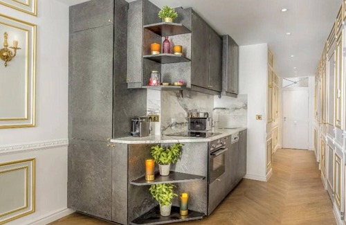 Palais-Royal Apartment | Experience Parisian Heritage 5 bedroom Apartment in Louvre