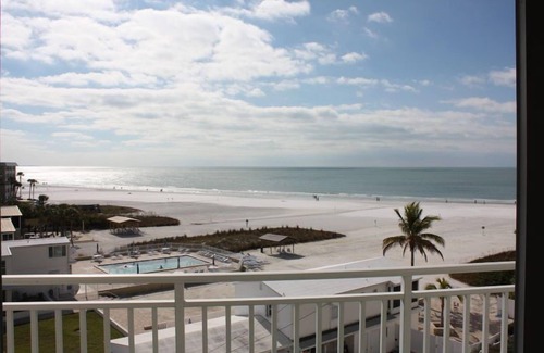 Siesta Key Condo | Experience Siesta Key Beach at Jamaica Royale 504 – Your Perfect Beach Escape!