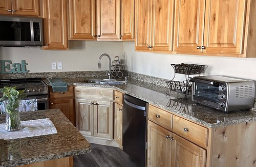 Eagle Mountain Apartment | Experience the best views of Eagle Mountain from the comfort of this haven.