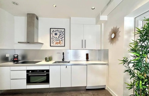 Odeon Apartment | EXPERIENCE THE GRANDEUR OF PARISIAN LIFE, IN AN ICONIC LOCATION – SAINT GERMAIN