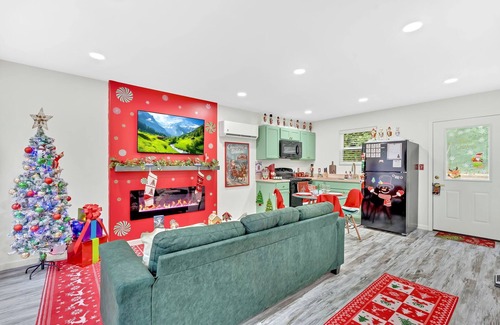 Bristol House | Experience the Magic of Christmas Year-Round at The Mistletoe Manor