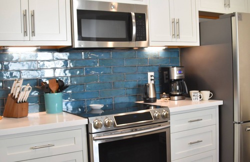Palm Springs Condo | Experience the Ultimate Desert Oasis at Ayr Home