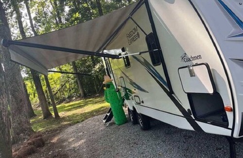Gadsden RV Rental | Experience Tillison Bend Campground in this phenomenal 1-bedroom 1-Bath Camper.