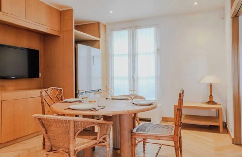 Odeon Apartment | EXPERIENCE TIMELESS PARISIAN SOPHISTICATION: 3 BED APARTMENT IN ODÉON -200 SQM