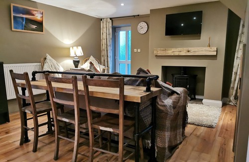 Brynamman House | Experience Tranquility and Adventure: Your Perfect Brecon Beacons Retreat Awaits