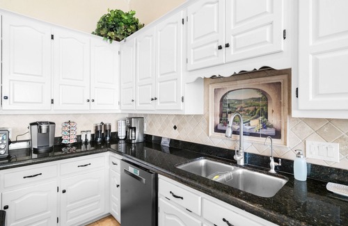 Helotes House | Experience Vista Grande: 4600 sq. ft. of Luxury, Private Pool, and City Views
