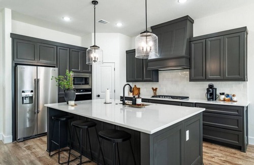 Fort Worth Apartment | Expertly Designed Home w/Fire Pit + Telescope