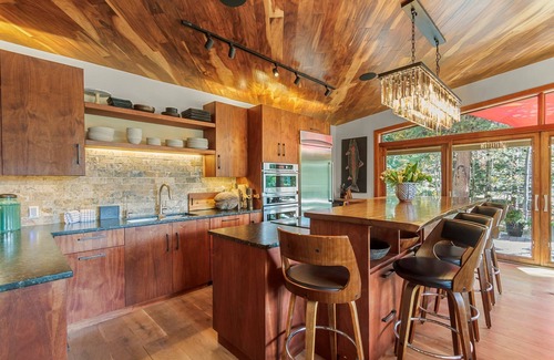 Weisshorn House | Explore Breckenridge! Home close to Main Street with Wooded View