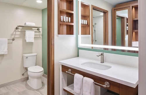 Kaanapali Hotel | Explore Hawaii's Most Hawaiian Hotel, 2 Luxurious Units, With Top Amenities