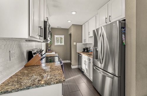 Sunnyside House | Explore Highlands Neighborhood - Walkability - Grill - Beautiful Patio