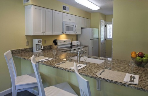 Shipyard Plantation Villa | Explore Hilton Head from 2BR with Kitchen, Pool, Bikes & Nearby Outdoor Fun