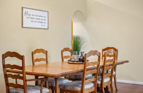 Ramona House | Explore Ramonas Vineyards Tranquil Home with Yard