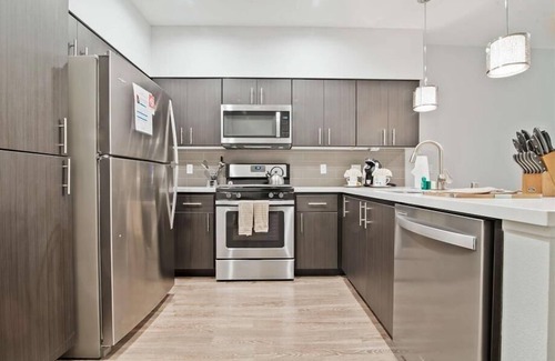 Menlo Park Apartment | Explore Redwood City’s Downtown nr Eateries & Entertainment