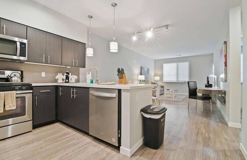 Menlo Park Apartment | Explore Redwood City’s Downtown nr Eateries & Entertainment