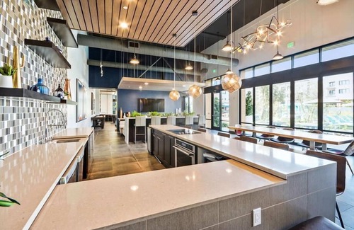 Menlo Park Apartment | Explore Redwood City’s Downtown nr Eateries & Entertainment