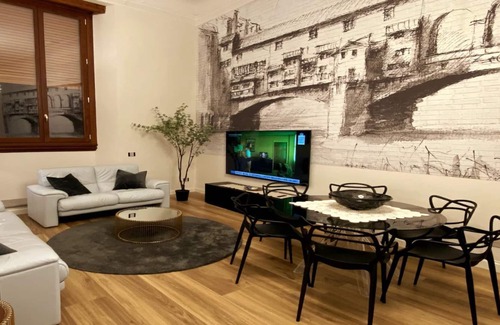 Duomo Apartment | EXPLORE RENAISSANCE ITALY'S BEATING HEART.