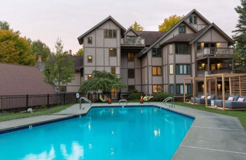 Stowe Area Hotel | Explore & Unwind | Lodge Stay Near Nature Trails, Coffee Shops & Attractions