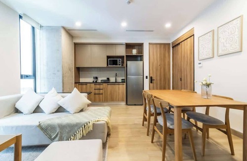 Zona Expo Apartment | Expo Summary: Departa