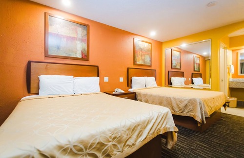 North Houston Hotel | Express Inn Gulf Bank