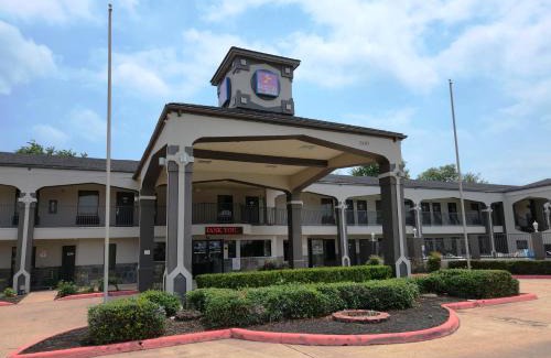 Tomball Hotel | Express Inn Tomball
