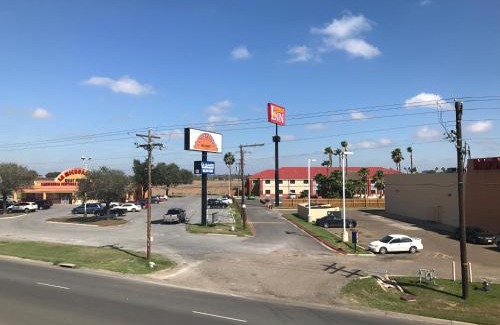 Weslaco Hotel | Express Inn Weslaco/Mercedes