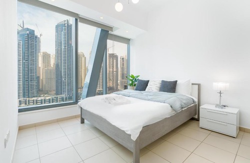 Dubai Marina Apartment | Exquisite 1 Bedroom Marina View