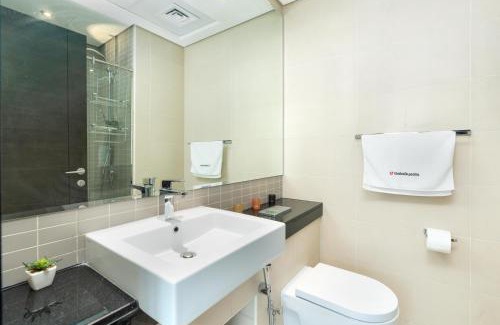 Dubai Marina Apartment | Exquisite 1 Bedroom Marina View