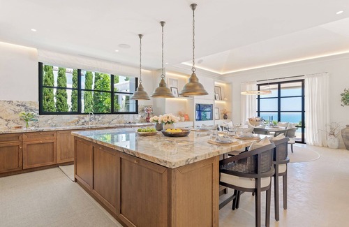Marbella Villa | Exquisite 6 Beds Luxury Villa in Marbella