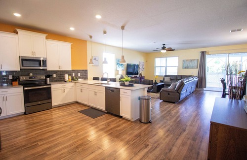 Davenport Resort | Exquisite 🤩 9 BEDS POOL HOME ! 15min to Disney World!